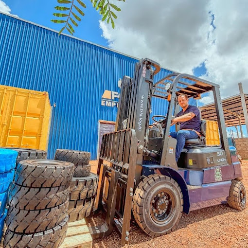 Cresce a Demanda por Empilhadeiras Elétricas no Setor de Logística Sustentável