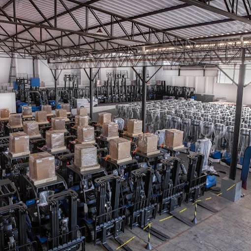 Empilhadeiras Elétricas Impulsionam a Logística Sustentável no Brasil